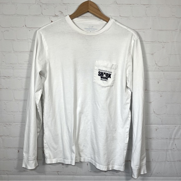 Vineyard Vines Other - Vineyard Vines T-Shirt Mens Small White Shark Week Long Sleeve Casual Pocket